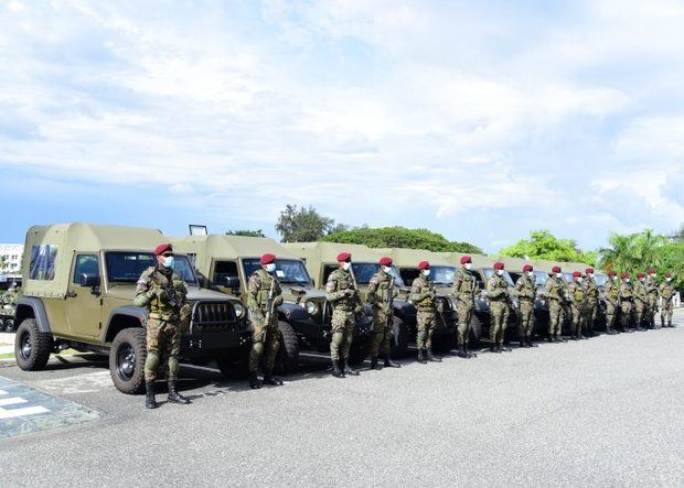 EE.UU. dona ocho vehí­culos militares para patrullar la frontera con Haití.