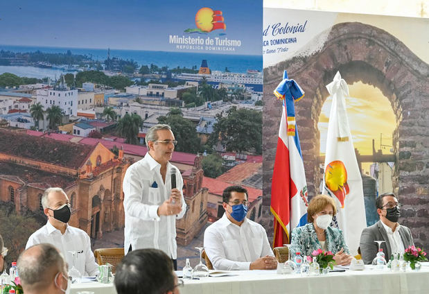 Turismo firma acuerdo interinstitucional para ejecución del Programa Integral de Desarrollo Turístico y Urbano de la Ciudad Colonial de Santo Domingo.