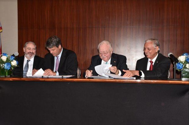 El acuerdo de cooperación mediante el cual se realizará dicho estudio fue firmado por el Ministro de Energía y Minas, Antonio Isa Conde, y el Director Interino de USTDA, Thomas Hardy. 