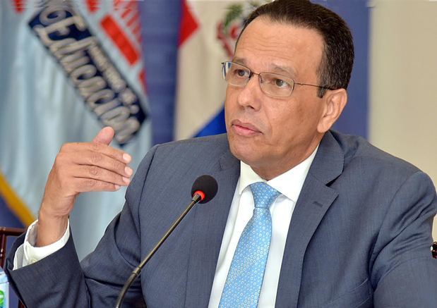Ministro de Educación, Antonio Peña Mirabal, condenó los desórdenes cometidos por estudiantes de centros escolares de Santiago y Santo Domingo.