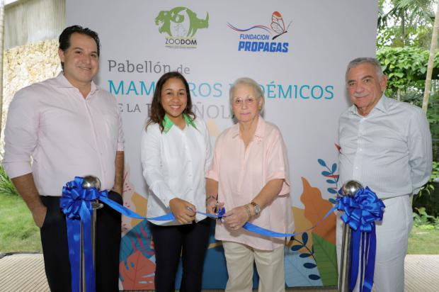 Juan Lebrón, Dra. Patricia Toribio, Sra. Rosa Bonetti de Santana y Sr. Arturo Santana.j
