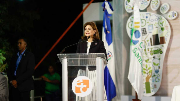Vicepresidenta Raquel Peña en Expo Cibao 2022.