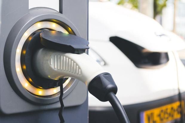 Carga de autos eléctricos, más fácil y puntera en Latinoamérica tras alianza.