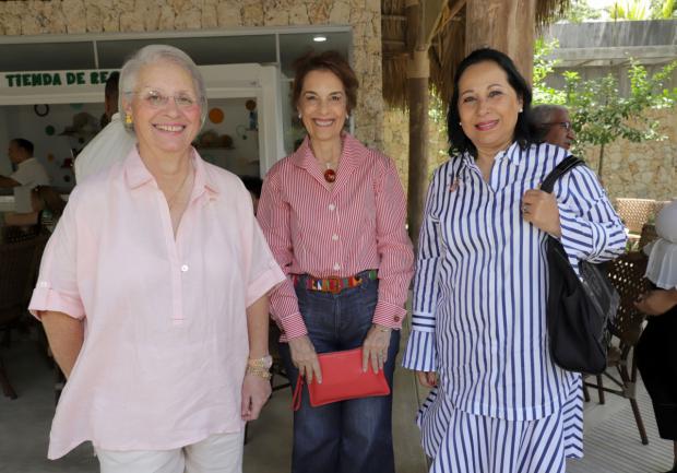 Rosa Bonetti de Santana, Lucía Amelia Cabral y María Teresa Ruíz.