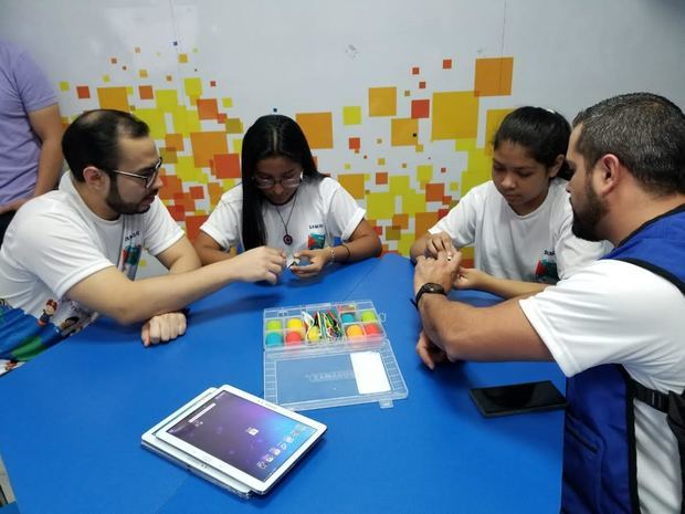 Samsung en América Latina se centra principalmente en la educación y la inclusión de la tecnología en la metodología de enseñanza-aprendizaje.
 