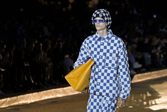 Cinco tendencias de moda hombre vistas en París para la primavera-verano de 2025
