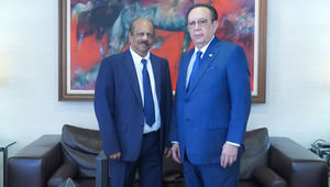 Gobernador Valdez Albizu recibe la visita de su homólogo del Banco Central de Guyana, Gobind Ganga