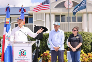 R. Dominicana y EEUU celebran 140 años de relaciones diplomáticas con un partido de béisbol