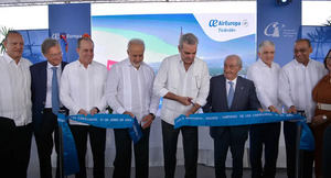 Air Europa inaugura nueva ruta de Santiago con destino en Madrid 