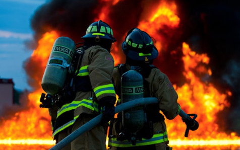 Australia y Nueva Zelanda envían a Canadá más de 100 bomberos por los incendios forestales.