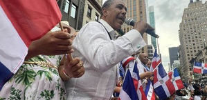 Adriano Espaillat: El Dominicano Más Aplaudido en el 42 Aniversario del Dominican Day Parade