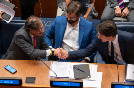 El presidente de Colombia, Gustavo Petro (i), el primer ministro de Canadá, Justin Trudeau (d) y su homólogo de Chile, Gabriel Boric, durante la pasada Cumbre de Acción Climática de Naciones Unidas en Nueva York (EEUU).