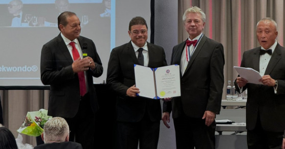 El exministro Francisco Camacho es exaltado al Salón de la Fama del Taekwondo Mundial.