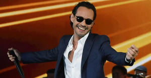 Marc Anthony, al estilo más puro, contagia de alegría Santo Domingo