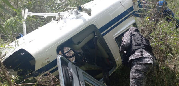 Dos heridos al estrellarse un helicóptero en Santiago Rodríguez.