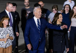 Biden y Harris reciben a estadounidenses liberados en intercambio de prisioneros con Rusia