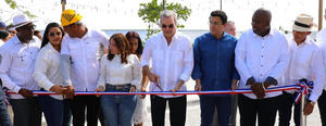 Presidente Abinader inaugura nuevo malecón de Caleta, en La Romana