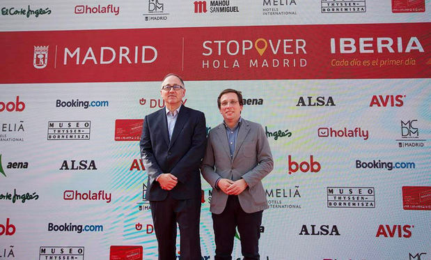 Luis Gallego, presidente de Iberia y Martínez-Almeida, alcalde de Madrid en la presentación de Stopover Hola Madrid.
 
