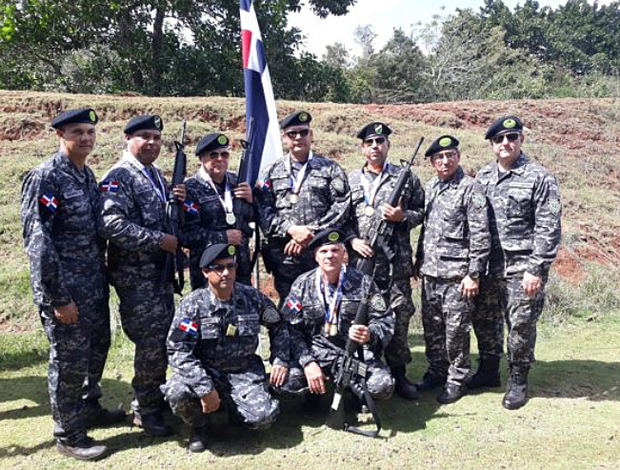 Policías campeones torneo tiro con fusil 51 Juegos Deportivos Militares y PN.