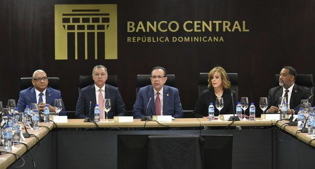 La economía dominicana creció 5,1 % en 2019 pese a la caída del turismo informó Héctor Valdez Albizua, Banco Central, BCRD.