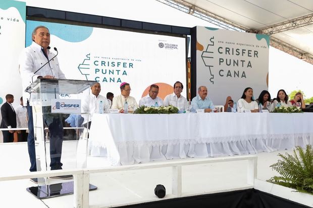 Fermín Acosta Javier, presidente de Crisfer inmobiliaria, durante su discurso.