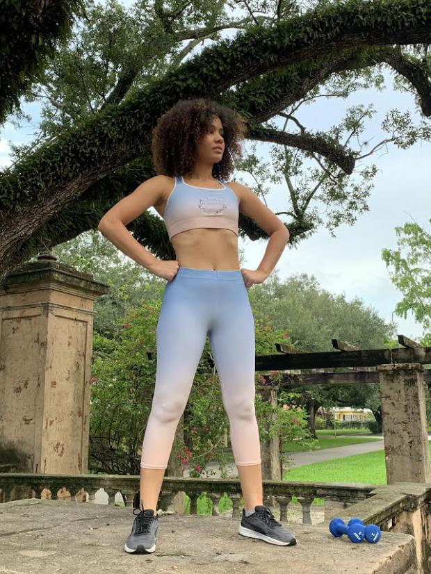 Actriz dominicana Wendy Regalado lanza línea de ropa deportiva