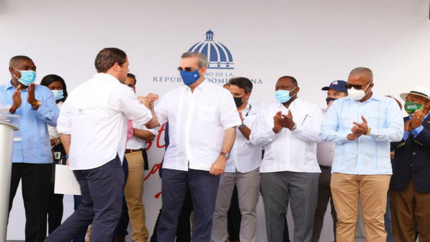 Luis Abinader deja reanudado los trabajos de construcción del hospital de Villa Hermosa en La Romana.