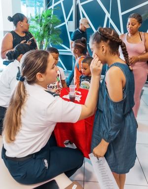 Bomberos del DN dan la bienvenida al verano con tarde divertida