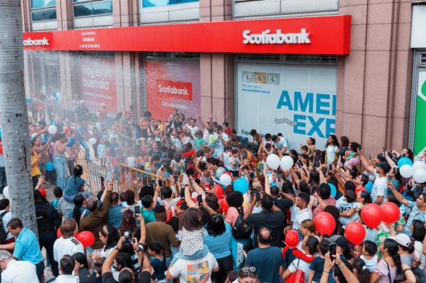 Bomberos del DN dan la bienvenida al verano con tarde divertida