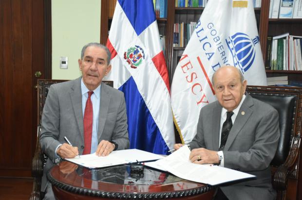 MESCyT y UNAPEC realizan alianza estratégica para impartir Doctorado en Administración de Negocios