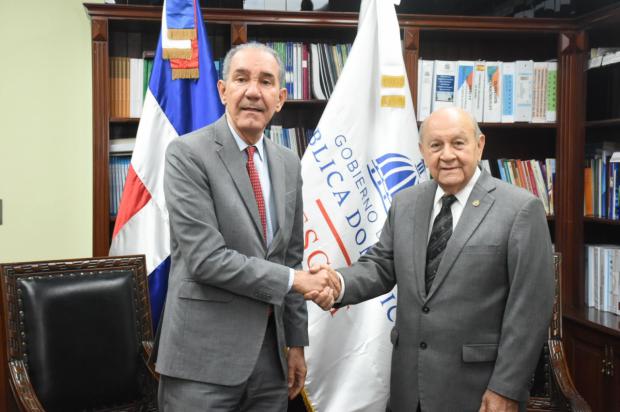 MESCyT y UNAPEC realizan alianza estratégica para impartir Doctorado en Administración de Negocios