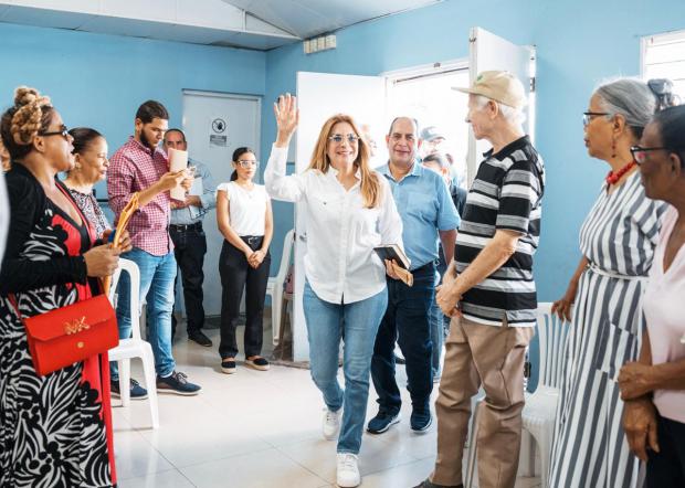 Carolina Mejía lleva programa La Alcaldía Llega a Ti al sector Mata Hambre