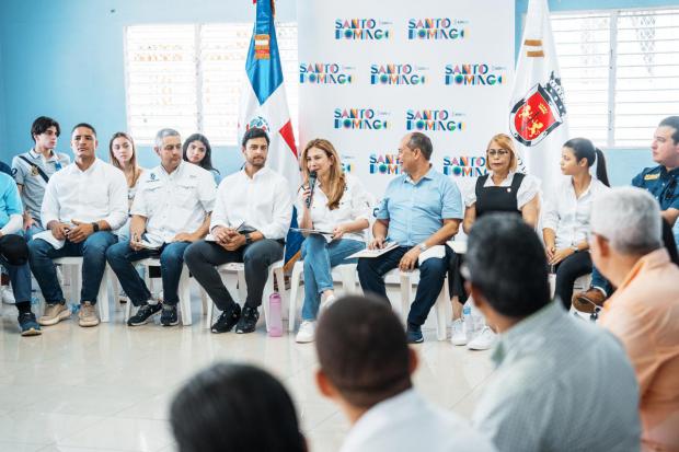 Carolina Mejía lleva programa La Alcaldía Llega a Ti al sector Mata Hambre