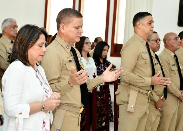 Armada Dominicana celebra misa de acción de gracias por su misión y valores patrios