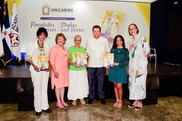 Elsa Nuñez, Veronica Sencion, Rosa Francia Esquea, Canciller Jose Alejandro Aybar, Sofia Betancourt y Verouschka Freixas.