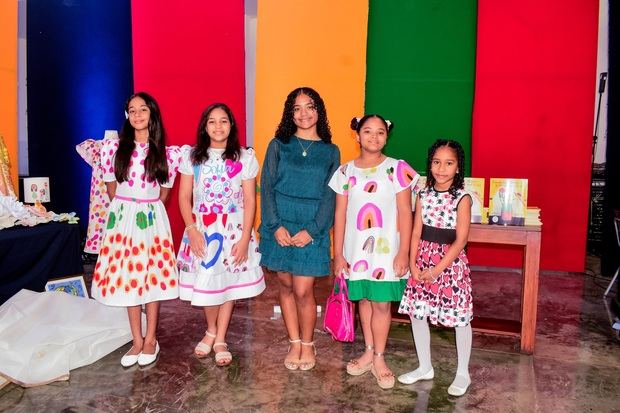 Mía Fernández, Nadia Reyes, Sofía Betancourt, Lía Piña y Camila Álvarez.