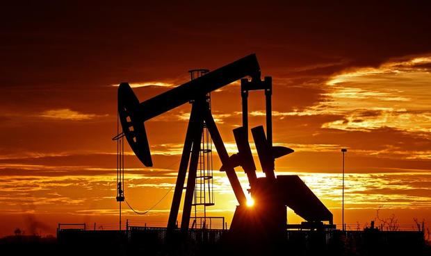 Al final de las operaciones en la Bolsa Mercantil de Nueva York (Nymex), los contratos de futuros del petróleo intermedio de Texas (WTI) para entrega en noviembre subieron 0,38 dólares respecto a la sesión previa. 