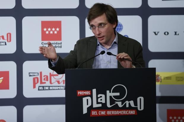 El alcalde de Madrid, José Luis Martínez-Almeida, durante la presentación de las películas y series nominadas a los IX Premios Platino de Cine Iberoamericano que se celebrarán en Madrid el 1 de mayo, este jueves.