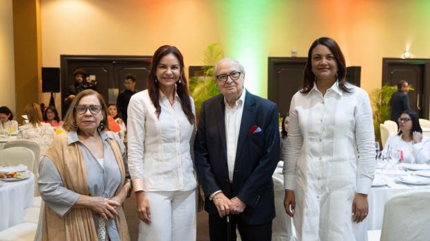 Mirna Pimentel, Celeste Pérez, Luis Sanchez Noble y Rossy Escotto.