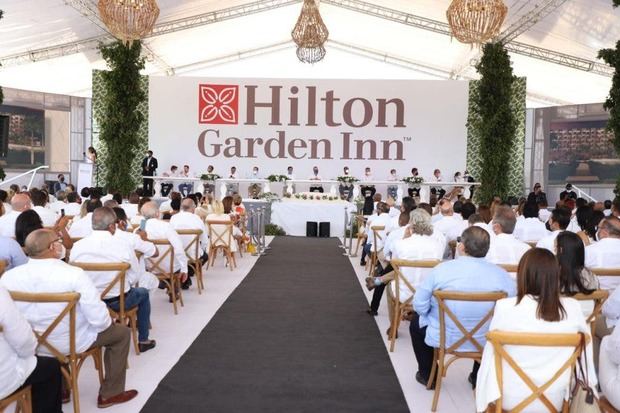 Presidente Abinader encabeza inició construcción del hotel Hilton Garden Inn La Romana.