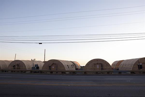 Imagen de cuarteles de la Guardia Nacional instalados en el barrio de Pacific Palisades en Los Ángeles, California, EE.UU. 