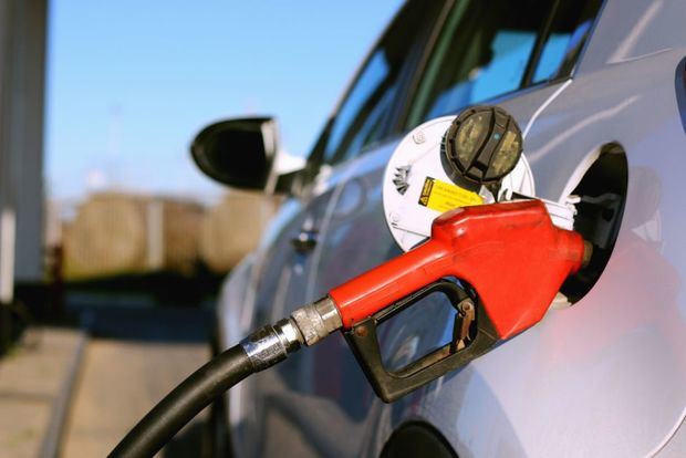 Por segunda semana consecutiva bajan precios de los combustibles.