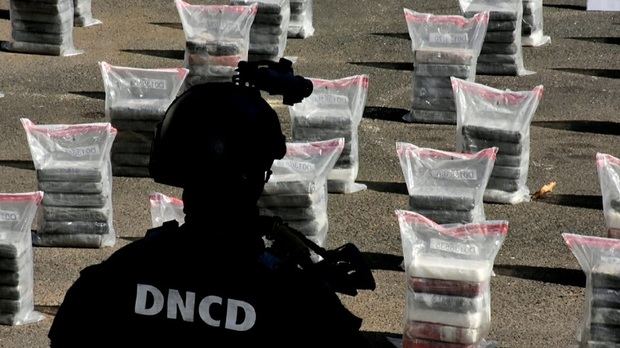 Detienen a cinco personas en Puerto Caucedo con 447 paquetes de cocaína.
