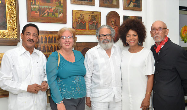 Miguel Gómez, María Falsfors, Enrique Guzmán, Maribel Contreras y Junior Mc.Cabe. 