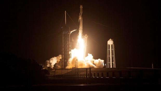 Con nuevo despegue, la NASA y SpaceX celebran el 'sueño' de más viajes a la EEI.
