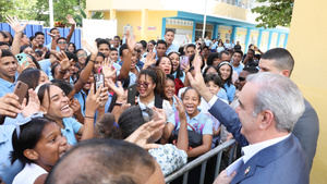 El Presidente Abinader inaugura escuela primaria en Los Jardines del Norte para 1.890 estudiantes