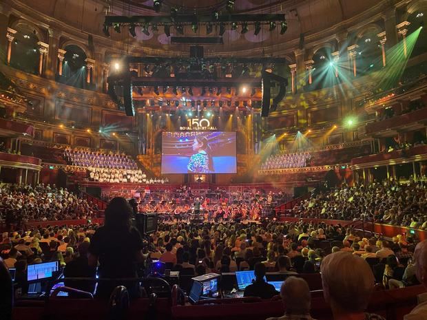 Imagen del Royal Albert Hall de Londrés durante el concierto celebrado en conmemoración del 150 aniversario de la sala de conciertos londinense.
