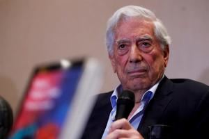 Vargas Llosa ve peligro en las libertades públicas por la pandemia