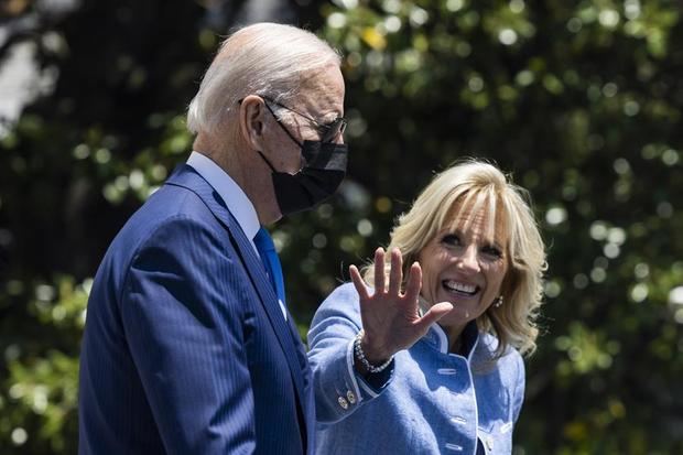 Jill y Joe Biden quienes viajarán en los próximos días a Texas.