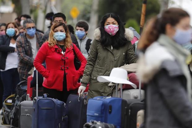 Perú suspendió 'preventivamente' durante dos semanas los vuelos provenientes de Europa ante la aparición en el Reino Unido de una nueva variante de la covid-19.